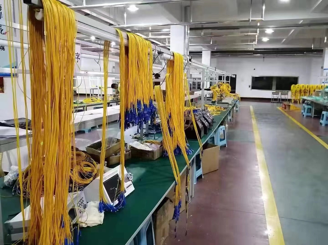 Loại giao diện dây nối sợi quang trực tiếp của nhà sản xuất chất lượng cao SC/LC, Phạm vi chiều dài 1,5m-30m LSZH